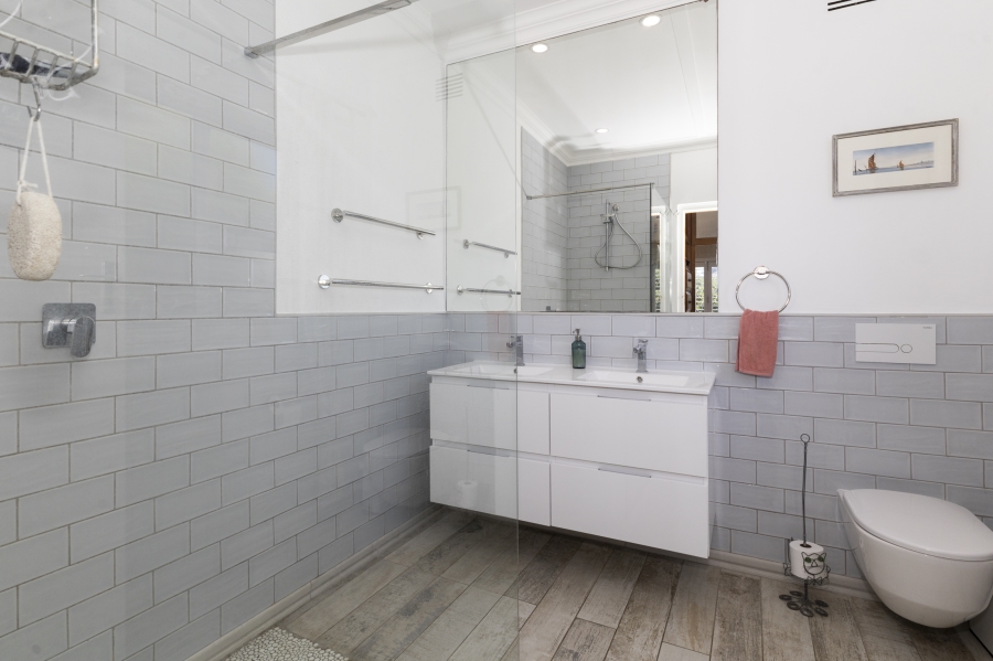 6 Bedroom Property for Sale in West Beach Eastern Cape